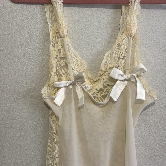 Victoria’s Secret Vintage Nightgown Lace Slip with Bows - Picture 8 of 8